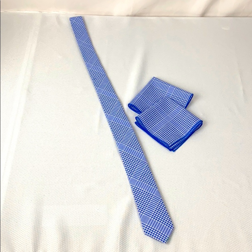 Umo Lorenzo Neck Tie and Handkerchiefs set